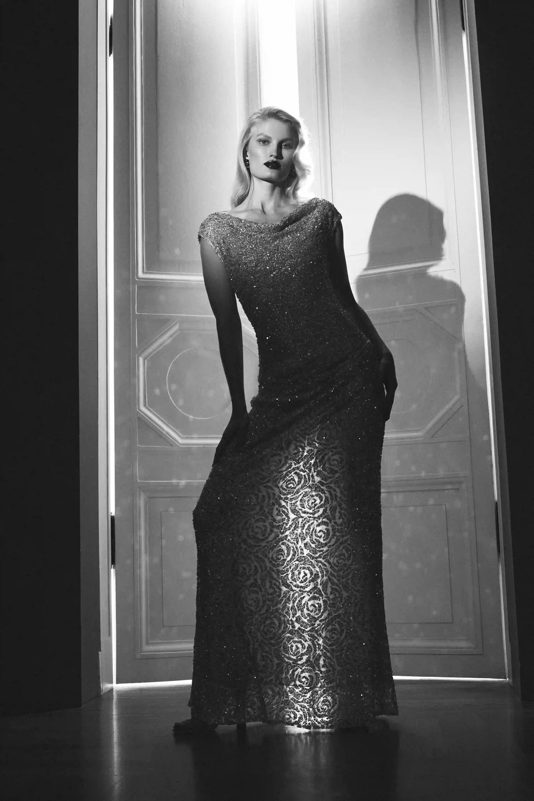 Lucy maxi, maxi dress made of grey lace with sequins