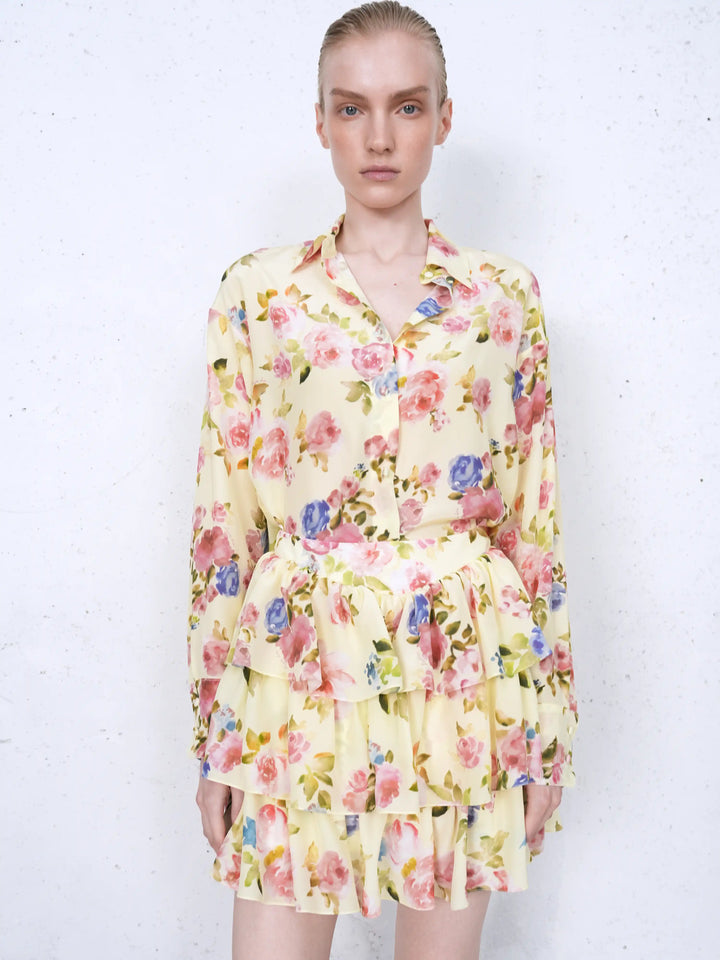 Betty mini, mini skirt in pale yellow crepe de chine with a floral print