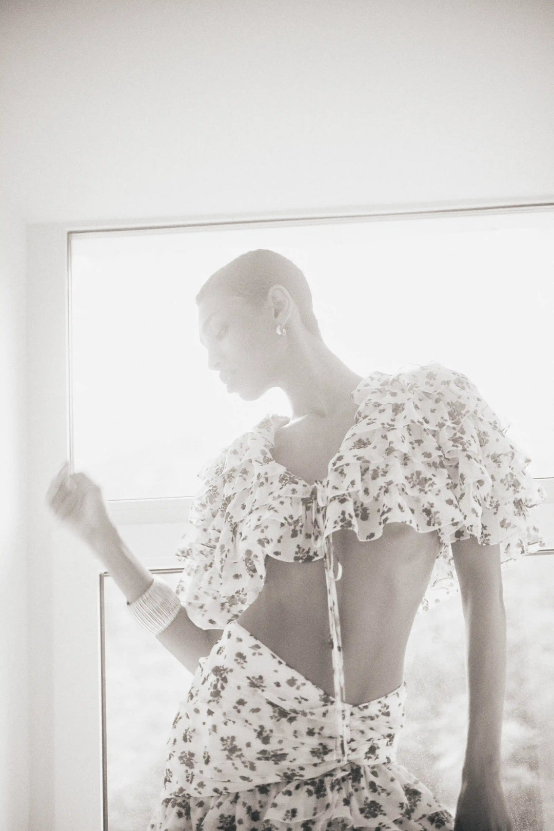 Muza, crop top made of ivory chiffon with floral print