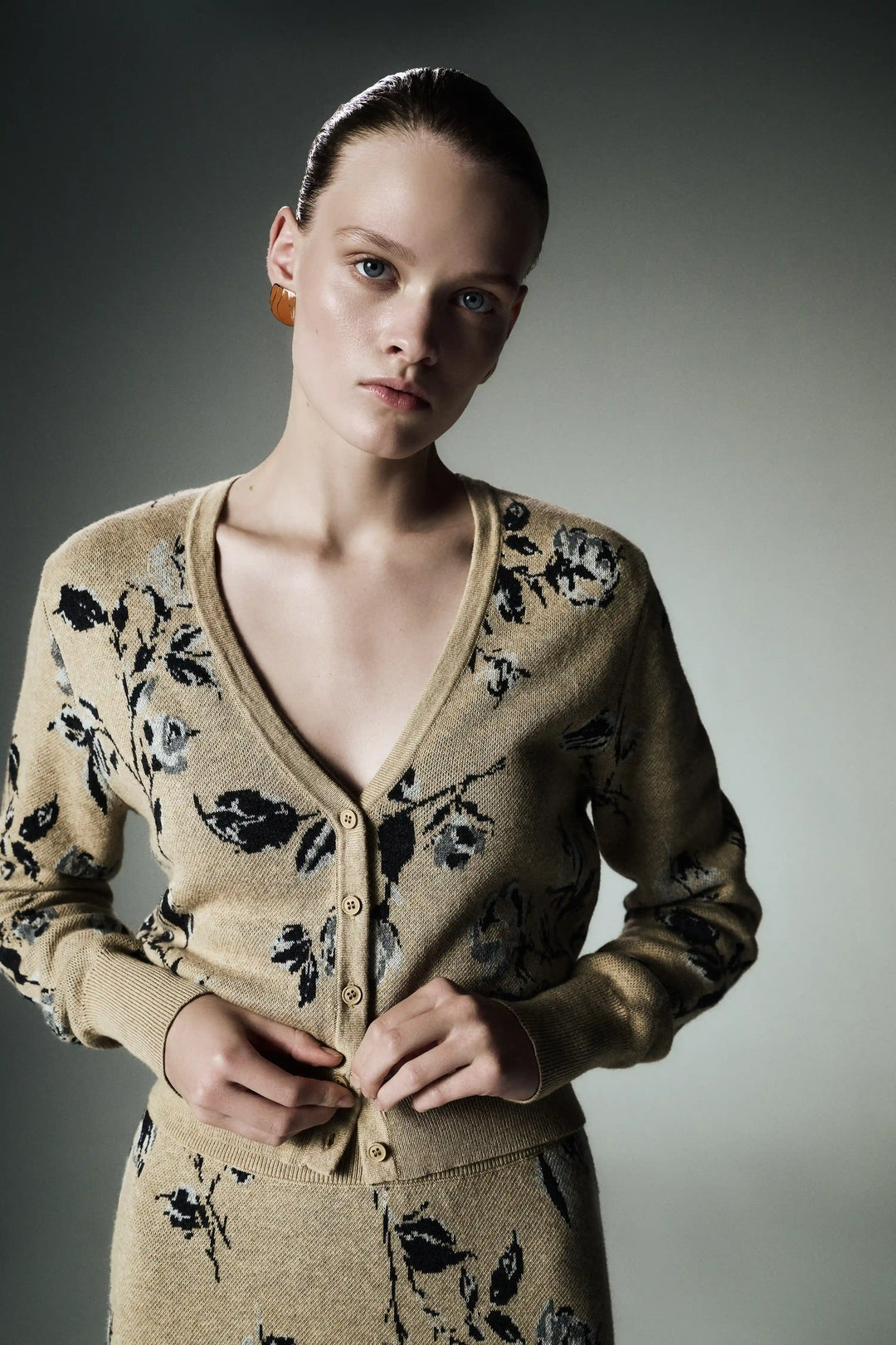 Heather-Dorothy, knitted set made of beige cotton with floral print
