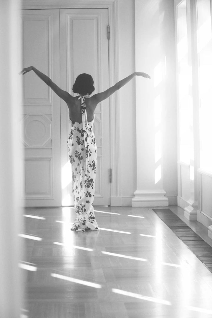 Alia maxi, maxi dress with  a choker made of black satin with floral print