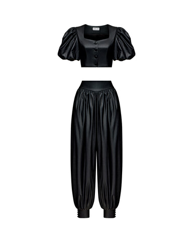 Chanelle-Evie, jacket and trousers made of black eco-leather